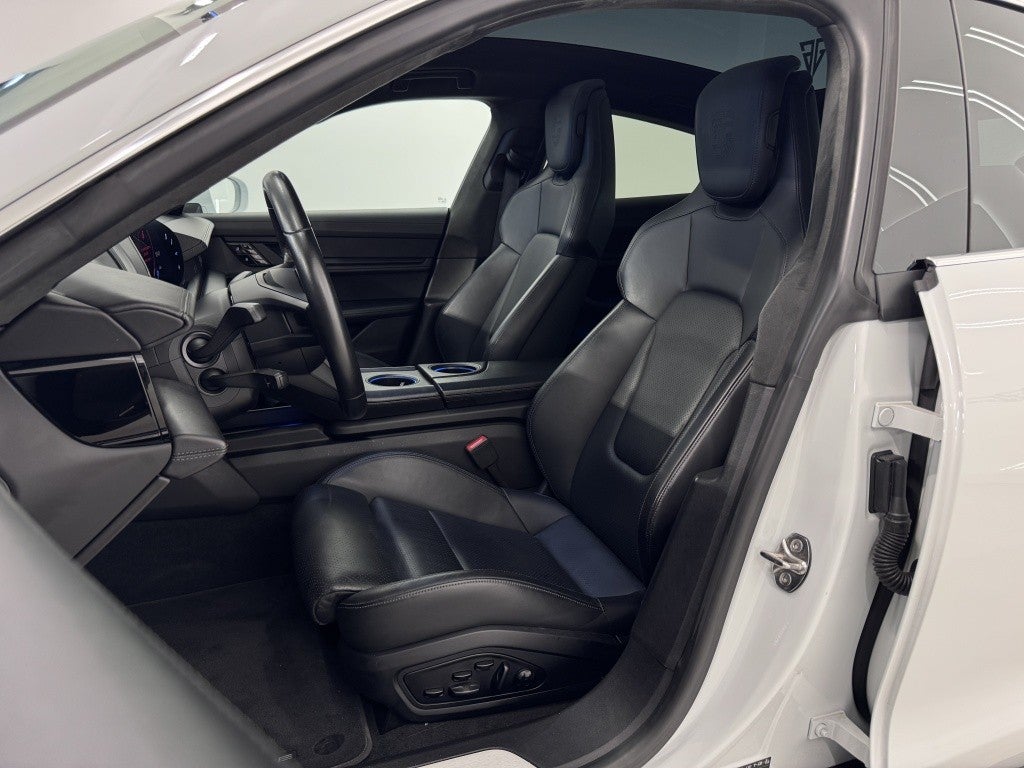 Porsche Taycan Turbo