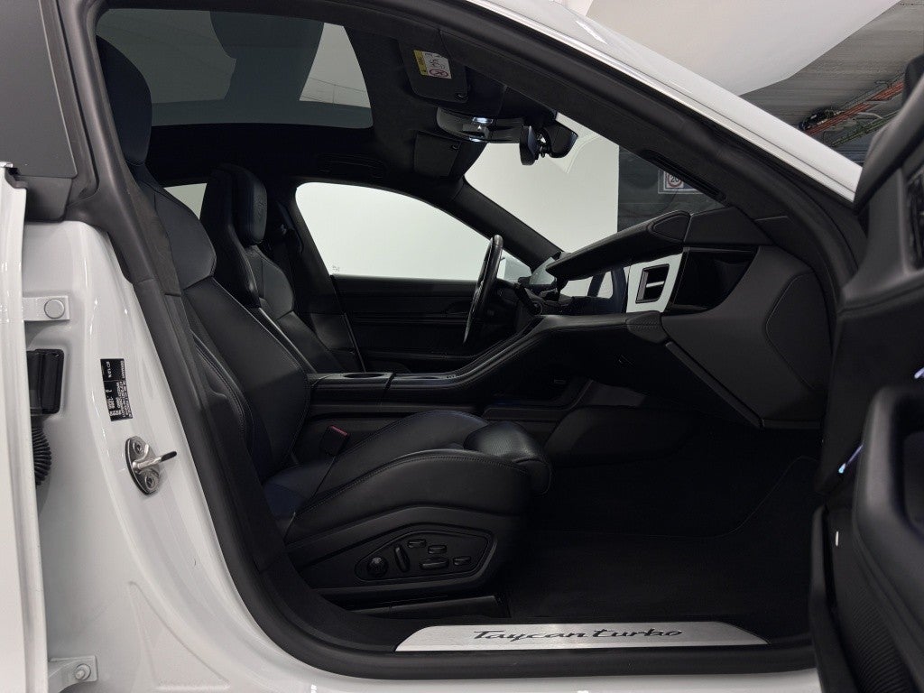 Porsche Taycan Turbo