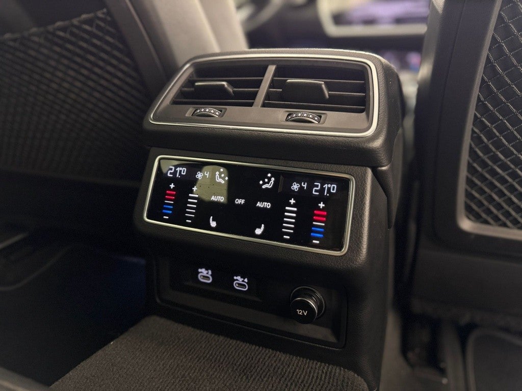 Audi A6 Avant 55 TFSIe quattro-ultra Black line S tronic