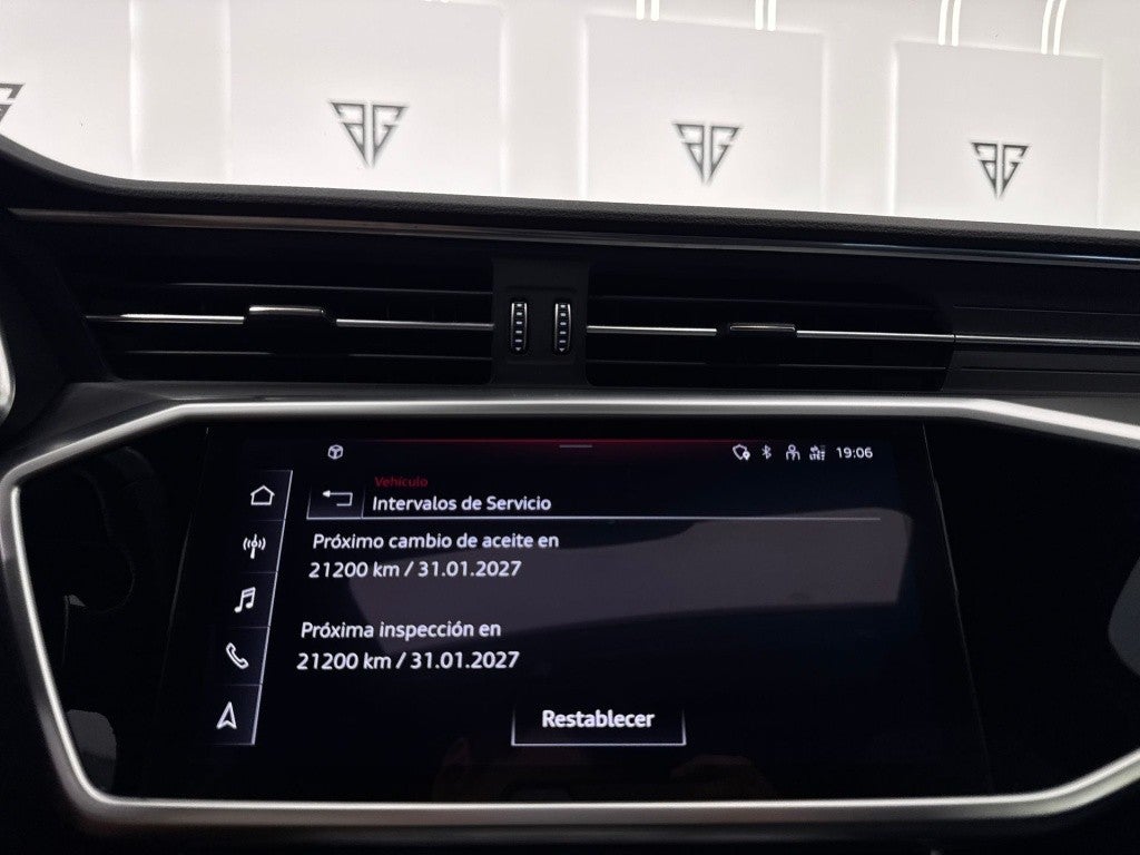 Audi A6 Avant 55 TFSIe quattro-ultra Black line S tronic