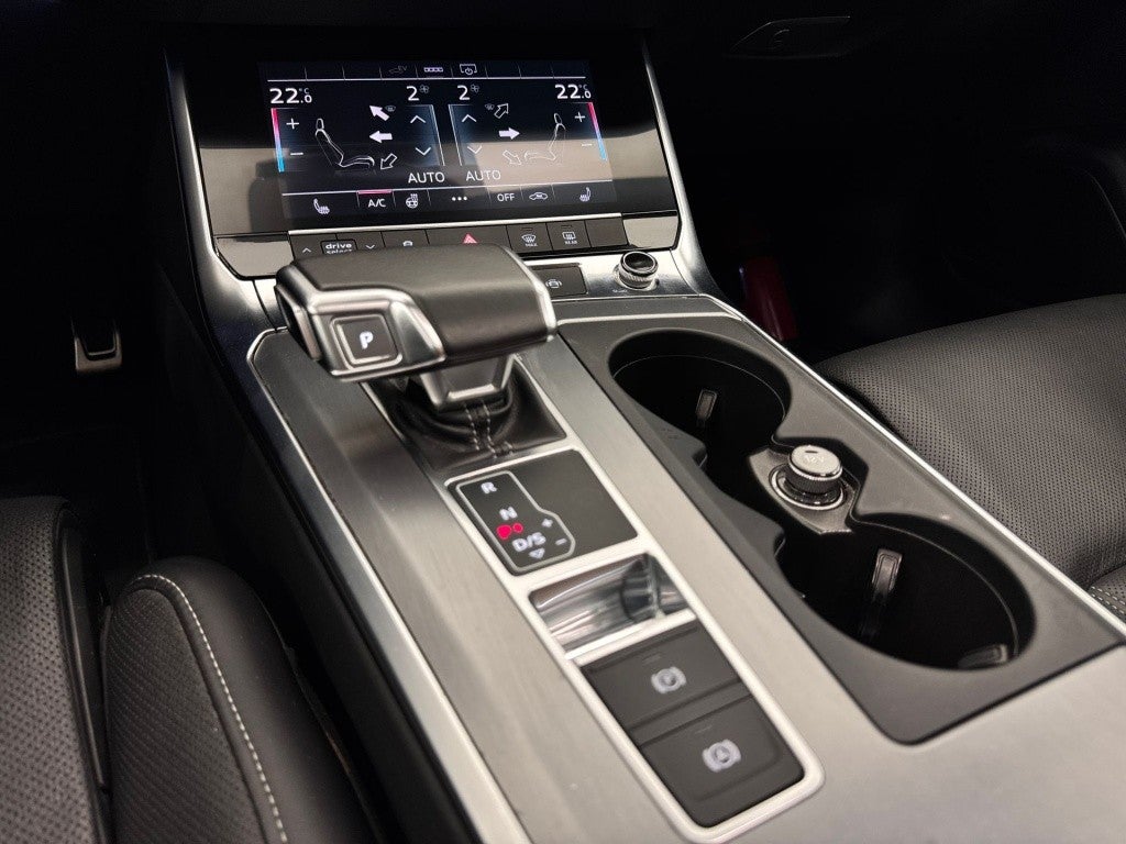 Audi A6 Avant 55 TFSIe quattro-ultra Black line S tronic