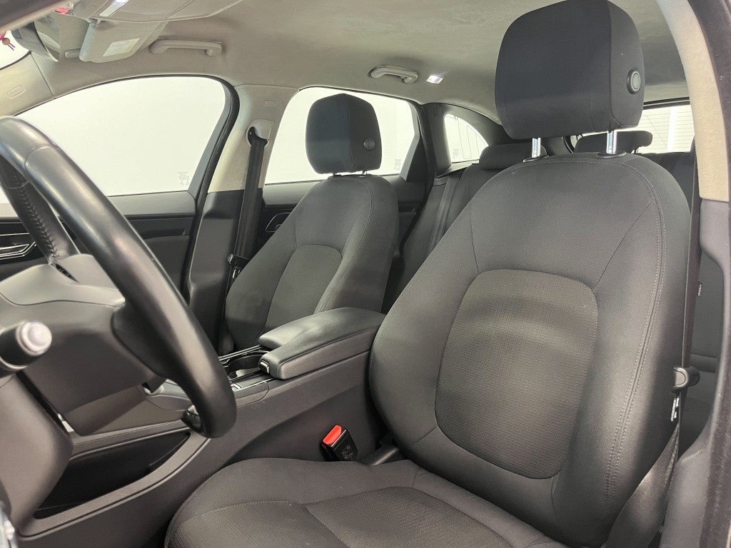 Jaguar F-Pace 2.0i4D Pure RWD 163