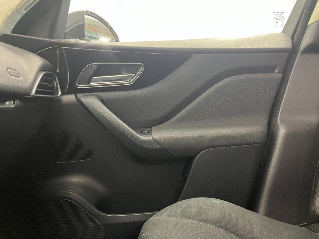 Jaguar F-Pace 2.0i4D Pure RWD 163