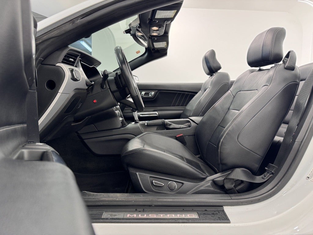 Ford Mustang Convertible 2.3 EcoBoost Aut.