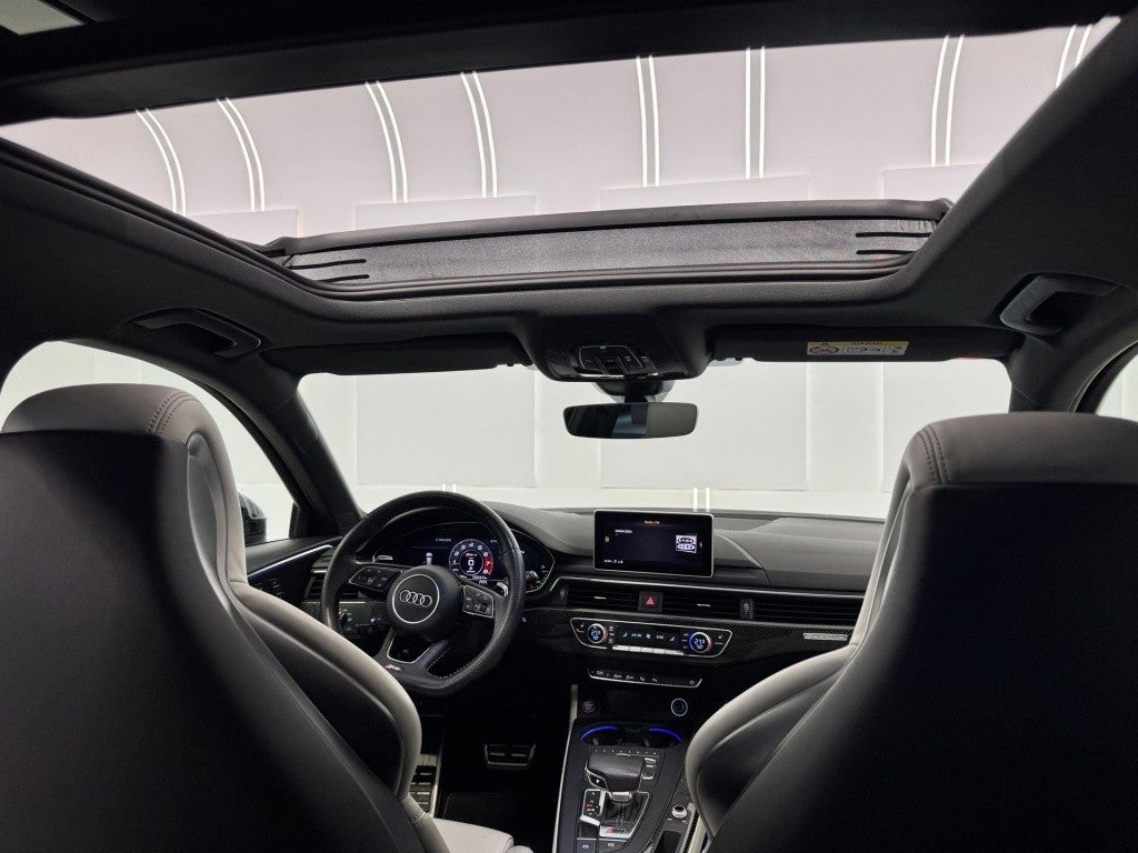 Audi A4 RS4 Avant TFSI quattro tiptronic