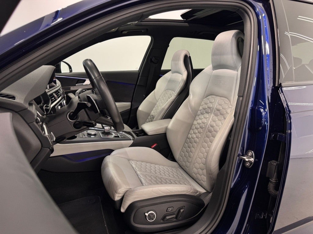 Audi A4 RS4 Avant TFSI quattro tiptronic