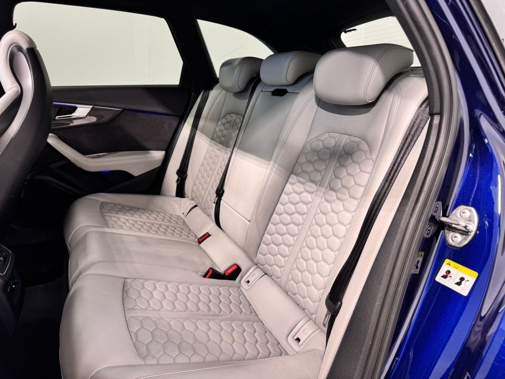 Audi A4 RS4 Avant TFSI quattro tiptronic