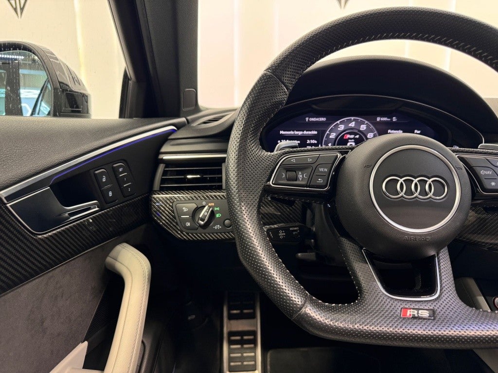 Audi A4 RS4 Avant TFSI quattro tiptronic