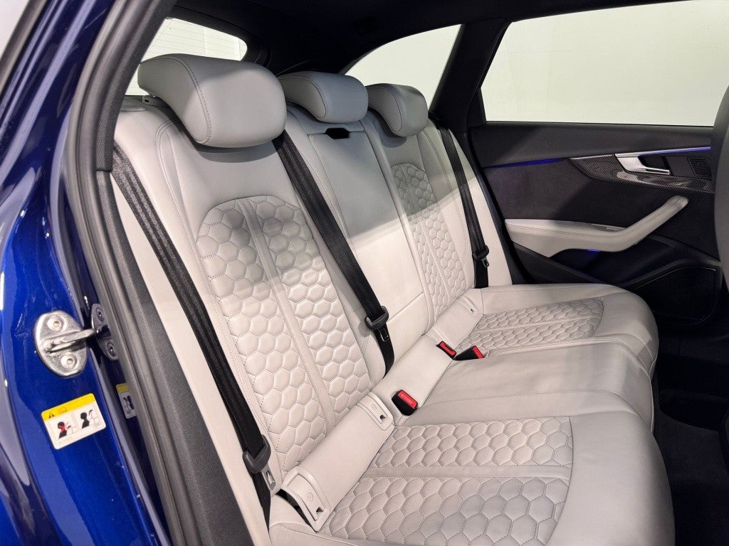 Audi A4 RS4 Avant TFSI quattro tiptronic