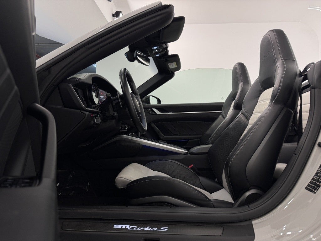 Porsche 911 Turbo S Cabriolet PDK