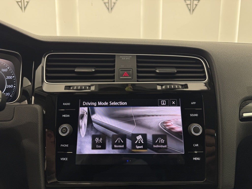 Volkswagen Golf 2.0TDI Sport 110kW