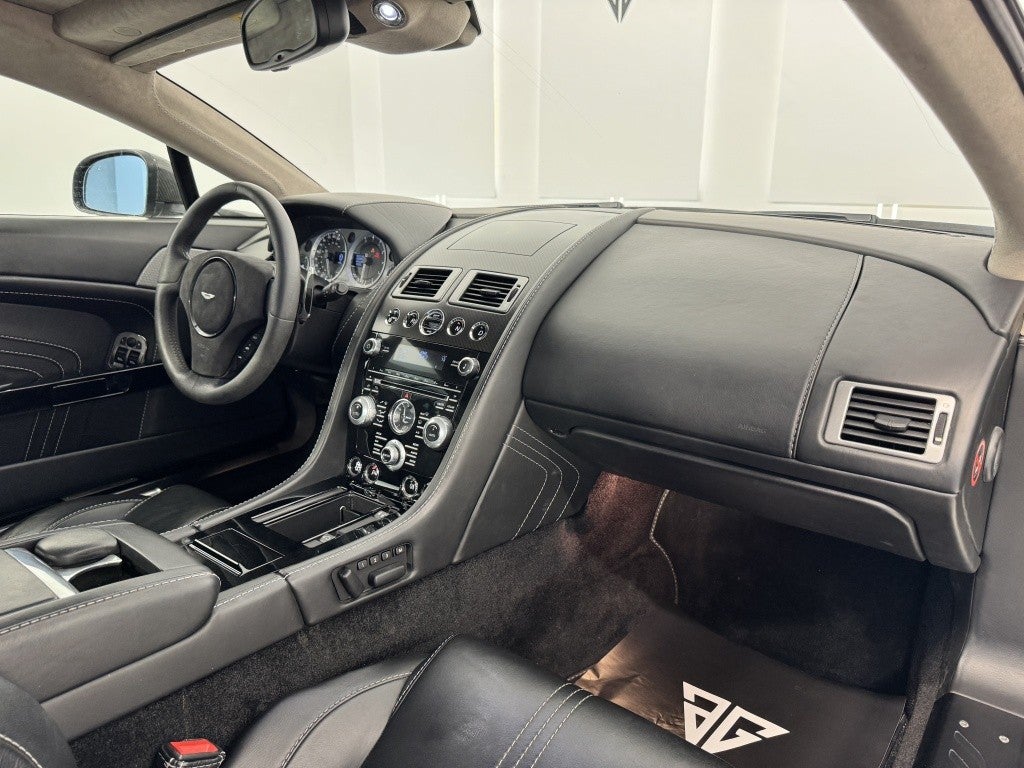 Aston Martin Vantage S