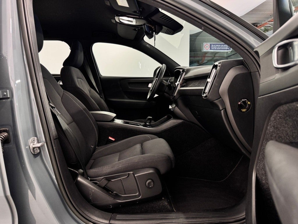 Volvo XC40 P8 Recharge Core Eléctrico Puro