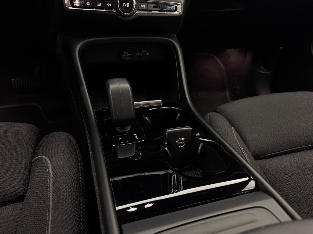 Volvo XC40 P8 Recharge Core Eléctrico Puro