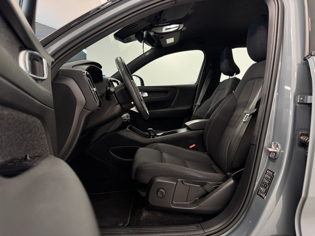 Volvo XC40 P8 Recharge Core Eléctrico Puro