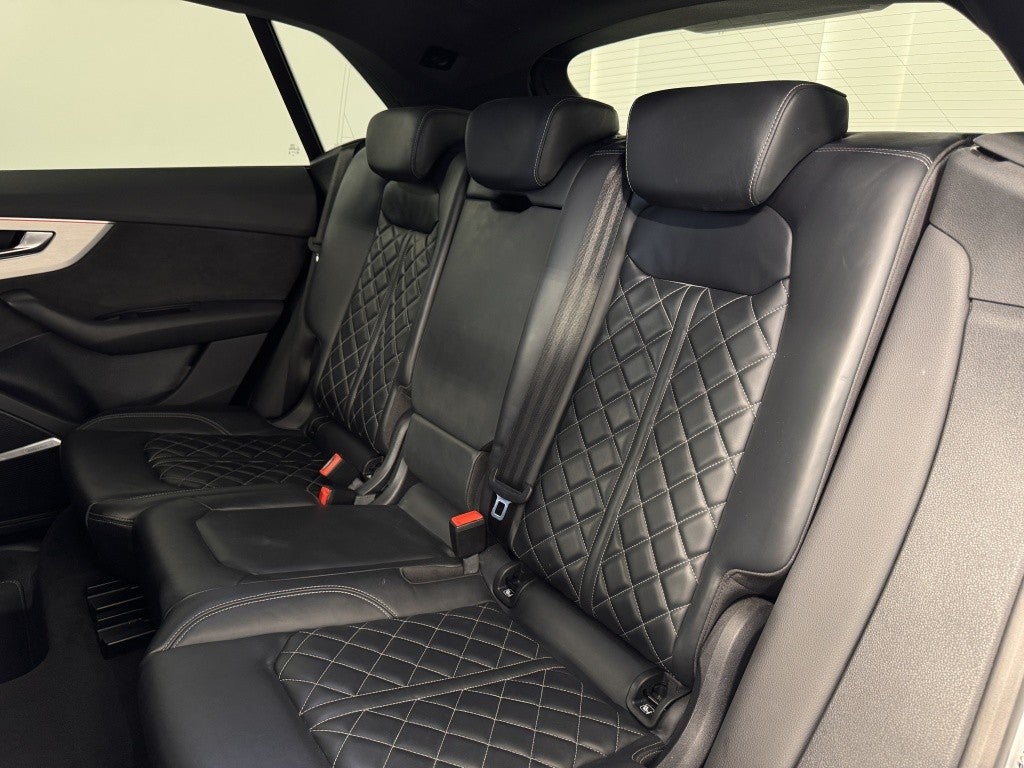 Audi Q8 55 TFSIe S line quattro