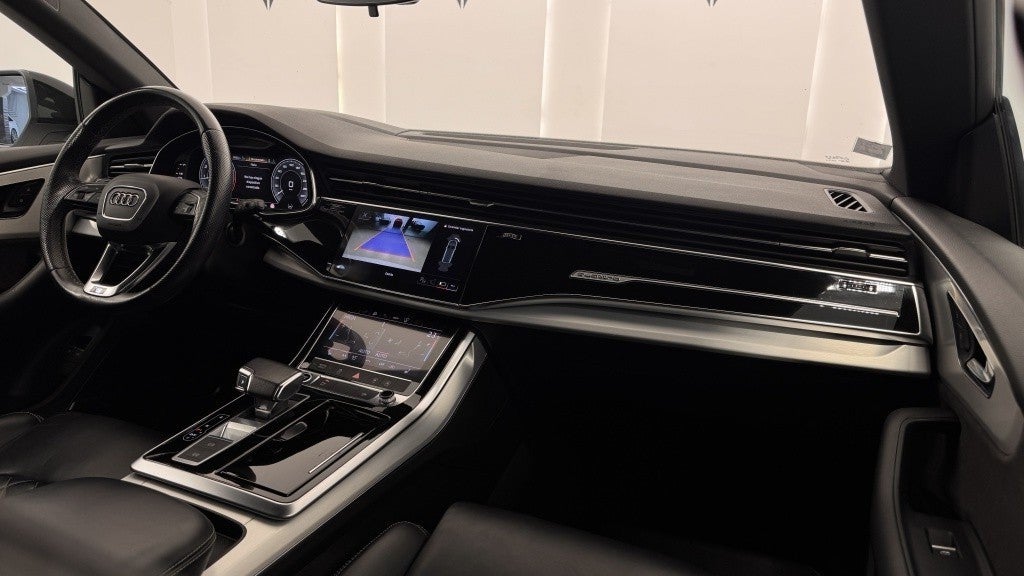 Audi Q8 55 TFSIe S line quattro