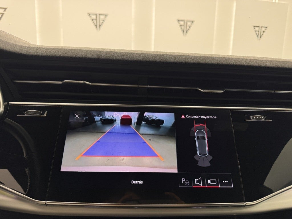 Audi Q8 55 TFSIe S line quattro