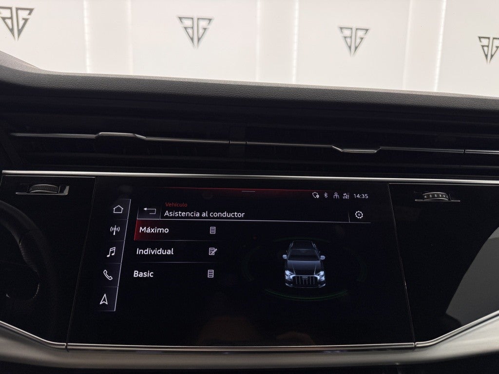 Audi Q8 55 TFSIe S line quattro