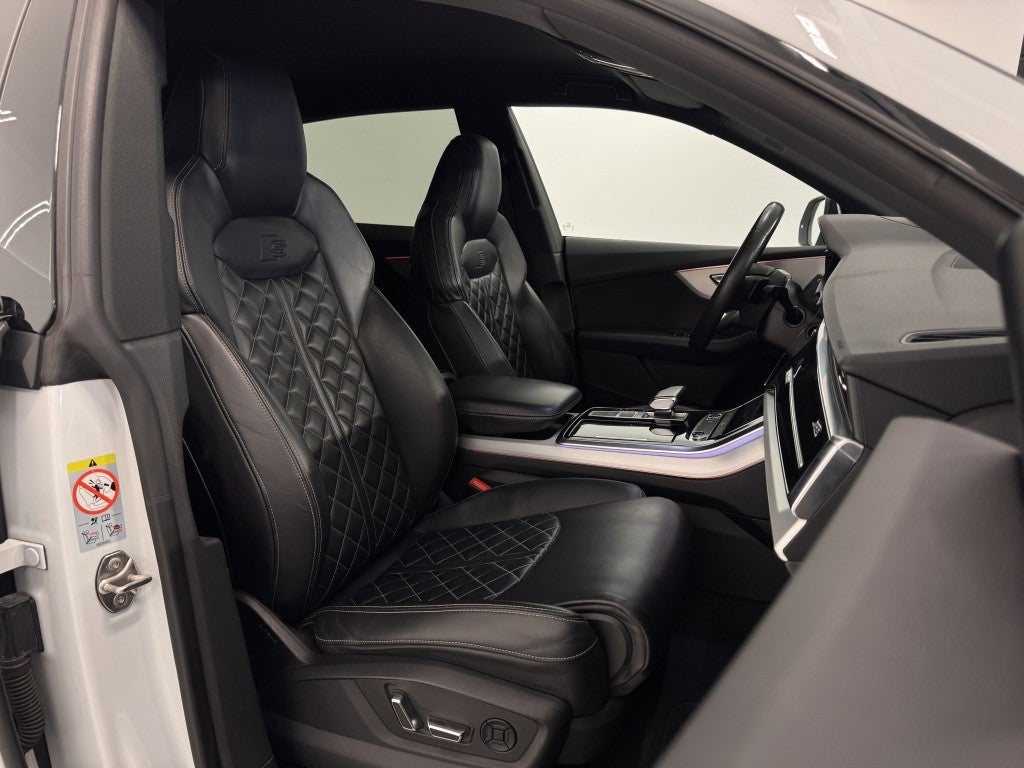 Audi Q8 55 TFSIe S line quattro