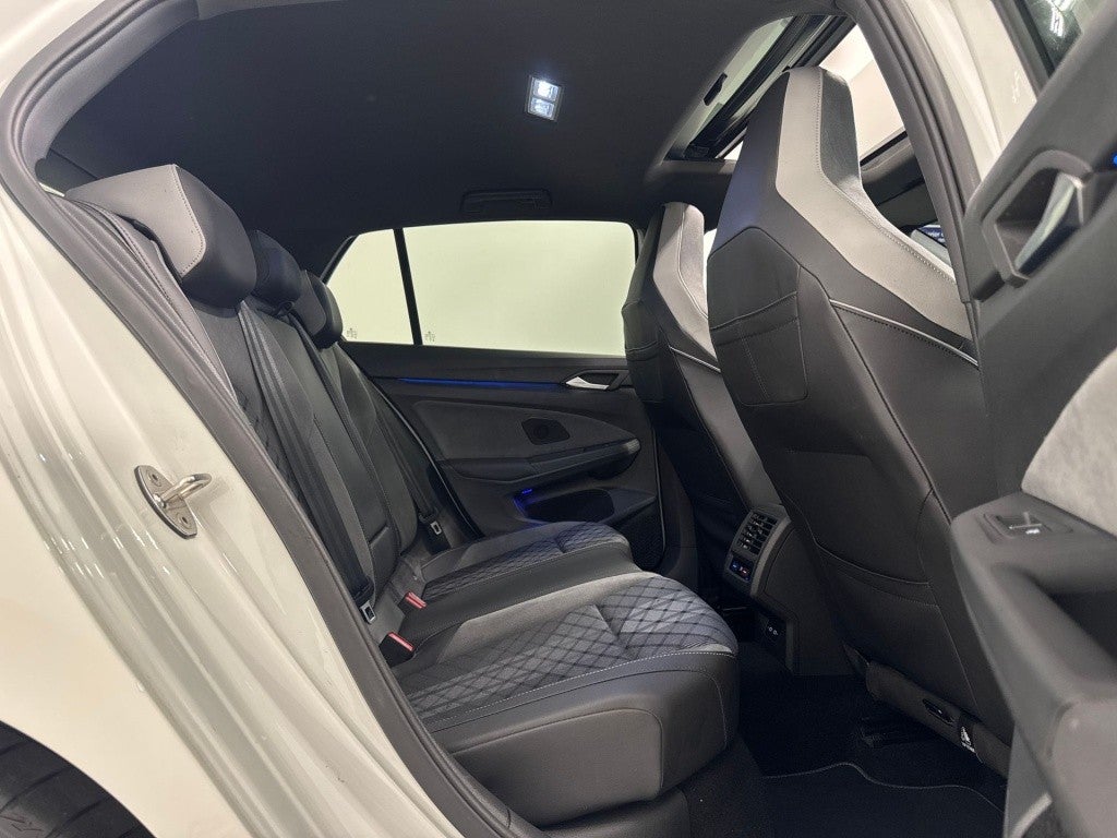 Volkswagen Golf 2.0TDI R-Line DSG7 110kW