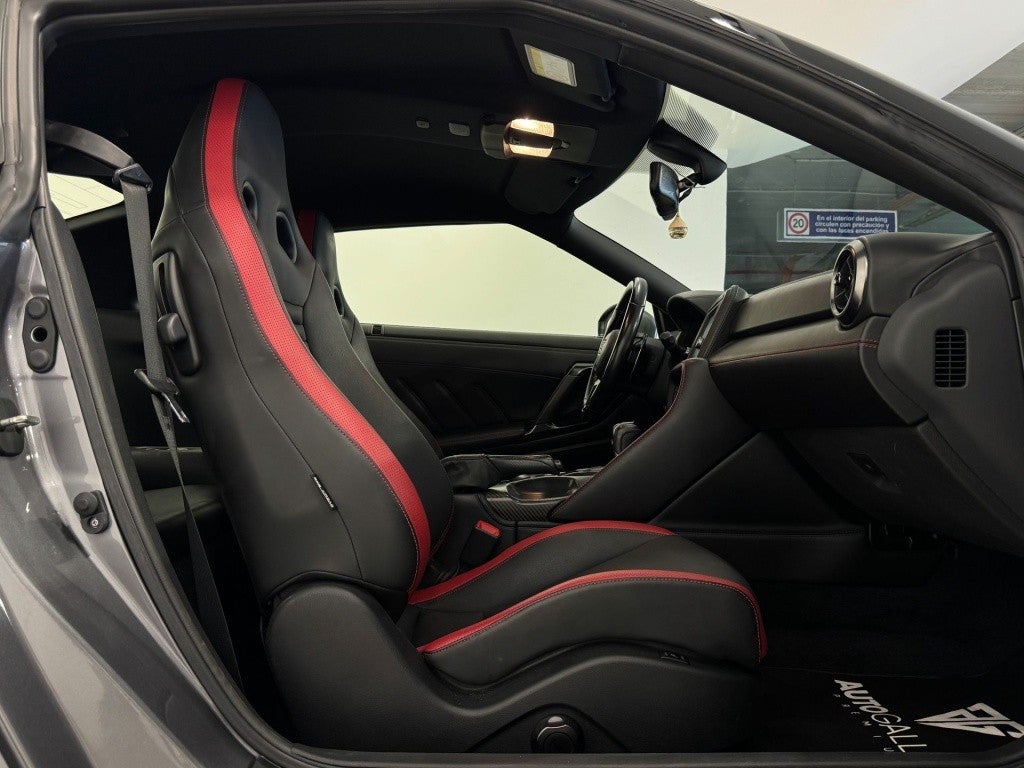 Nissan GT-R 3.8 V6 570 Black Edition Aut.