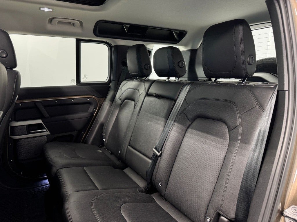 Land-Rover Defender 110 3.0 I6 MHEV X-Dynamic HSE AWD Aut. 400