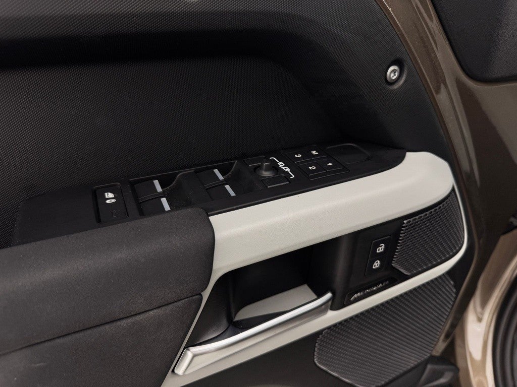 Land-Rover Defender 110 3.0 I6 MHEV X-Dynamic HSE AWD Aut. 400