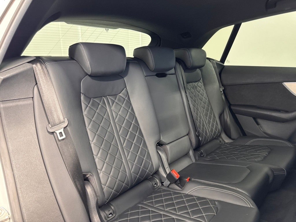 Audi Q8 55 TFSIe S line quattro