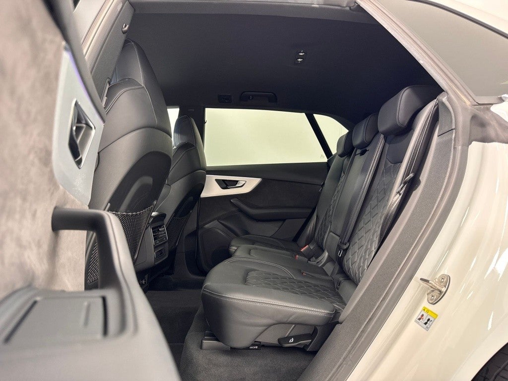 Audi Q8 55 TFSIe S line quattro