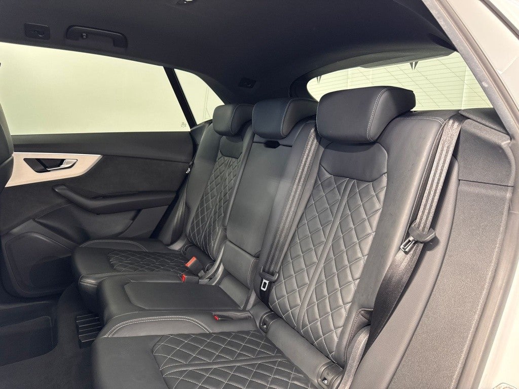 Audi Q8 55 TFSIe S line quattro