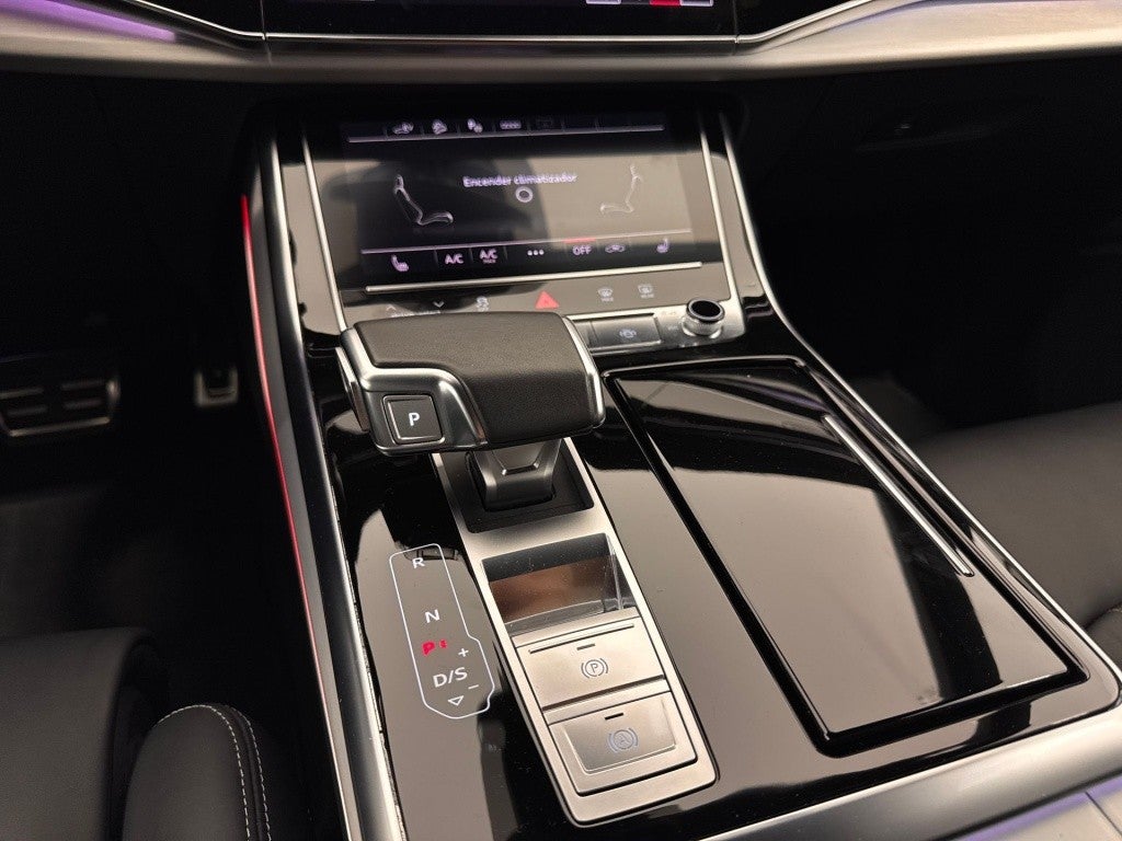 Audi Q8 55 TFSIe S line quattro