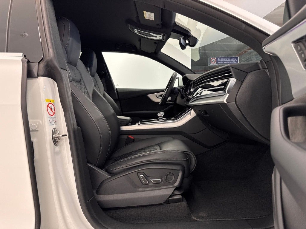 Audi Q8 55 TFSIe S line quattro