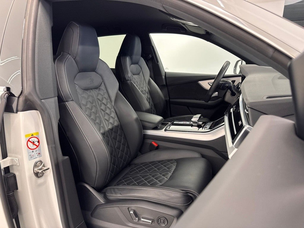 Audi Q8 55 TFSIe S line quattro