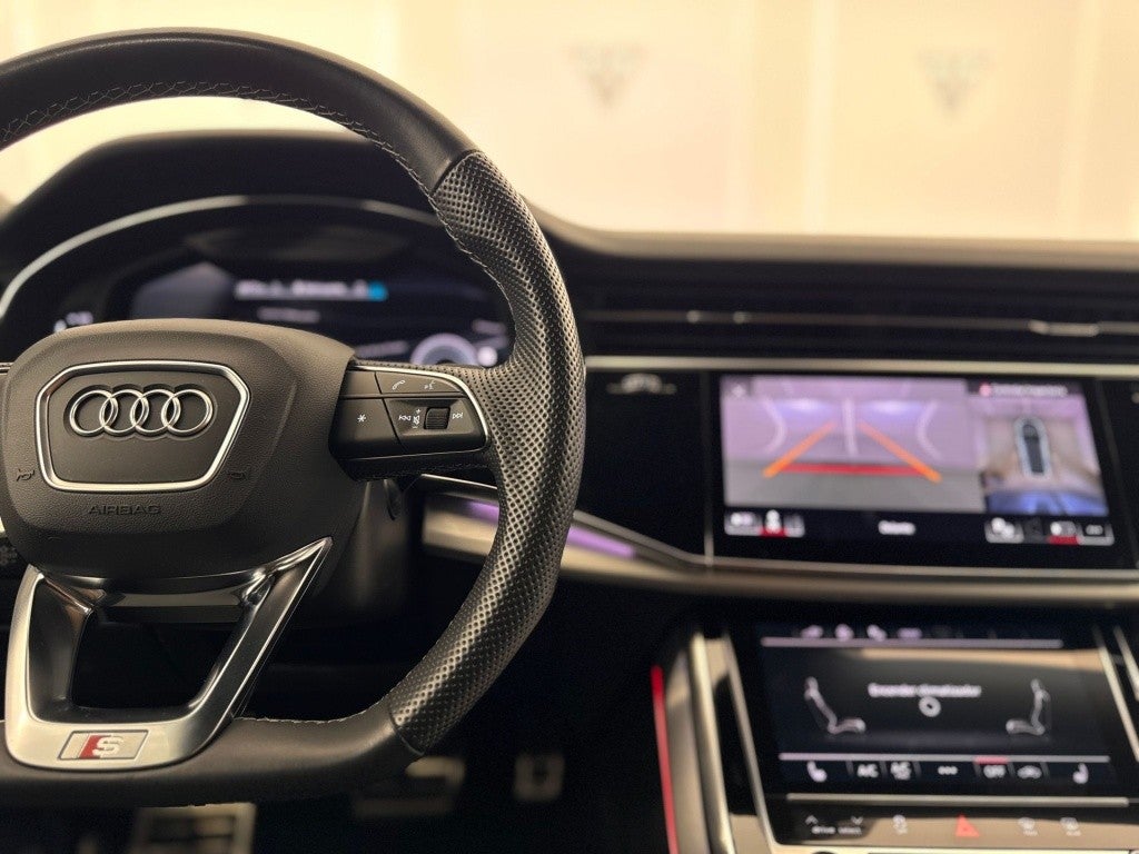 Audi Q8 55 TFSIe S line quattro