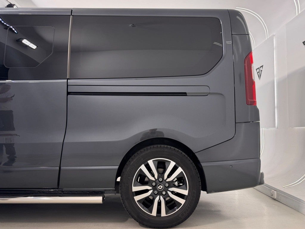 Renault Trafic Combi 2.0dCi Energy Blue SpaceClass Largo EDC 125kW