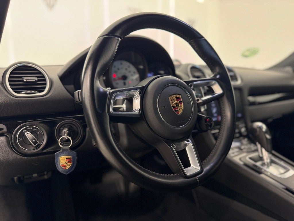 Porsche Cayman T PDK