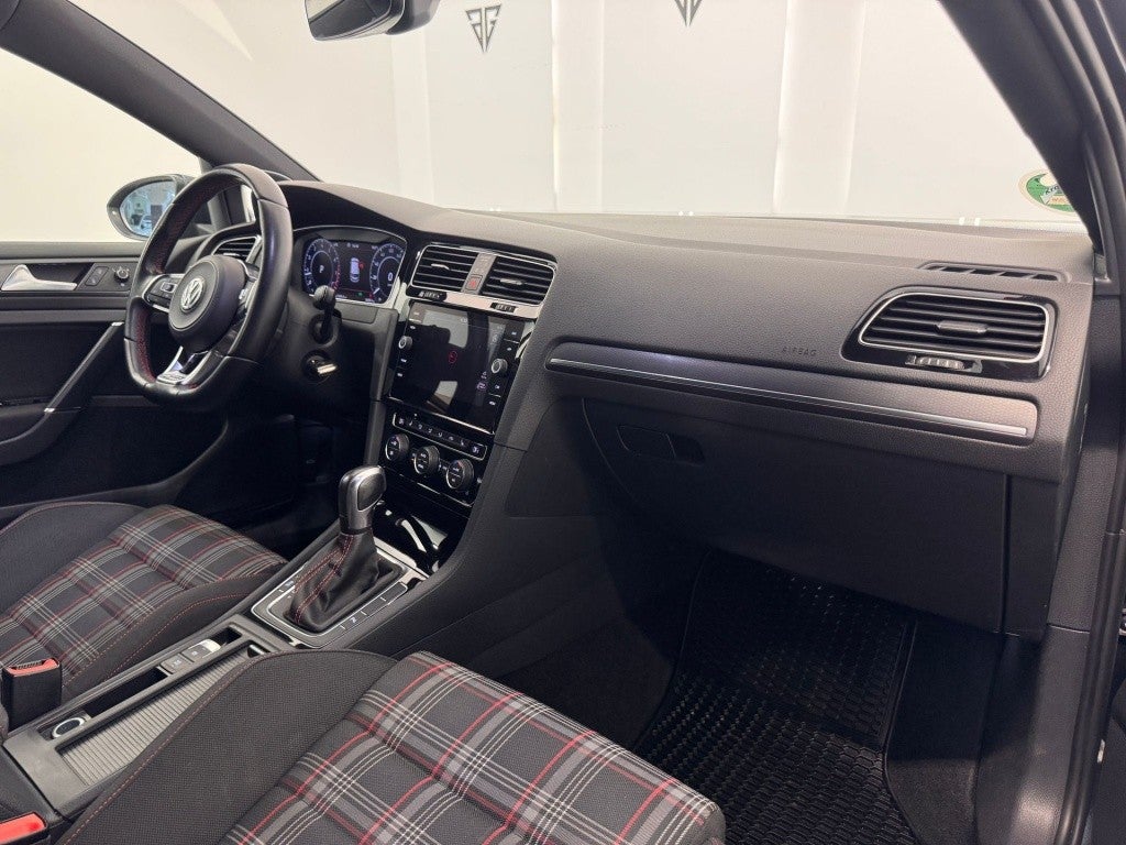 Volkswagen Golf 2.0 TSI GTI Performance DSG7 180kW