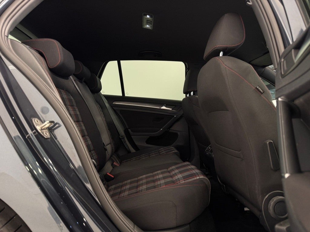 Volkswagen Golf 2.0 TSI GTI Performance DSG7 180kW