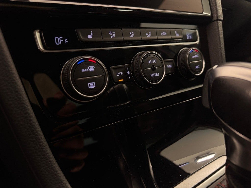 Volkswagen Golf 2.0 TSI GTI Performance DSG7 180kW