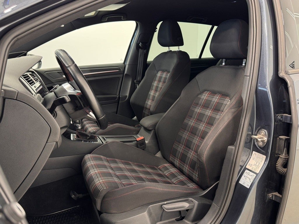 Volkswagen Golf 2.0 TSI GTI Performance DSG7 180kW