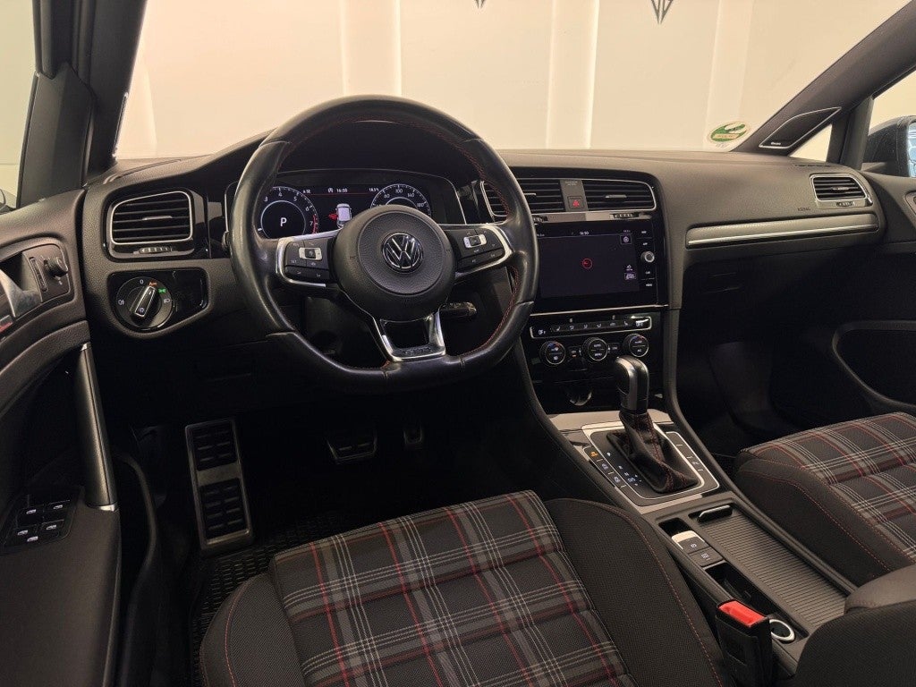 Volkswagen Golf 2.0 TSI GTI Performance DSG7 180kW