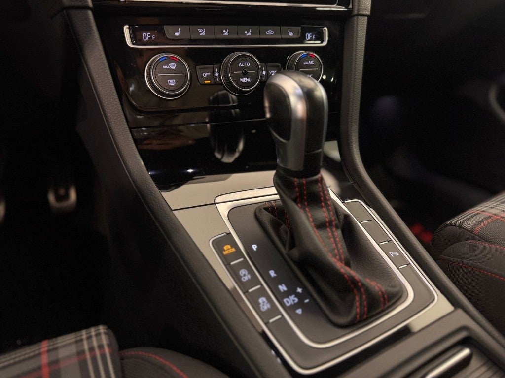 Volkswagen Golf 2.0 TSI GTI Performance DSG7 180kW