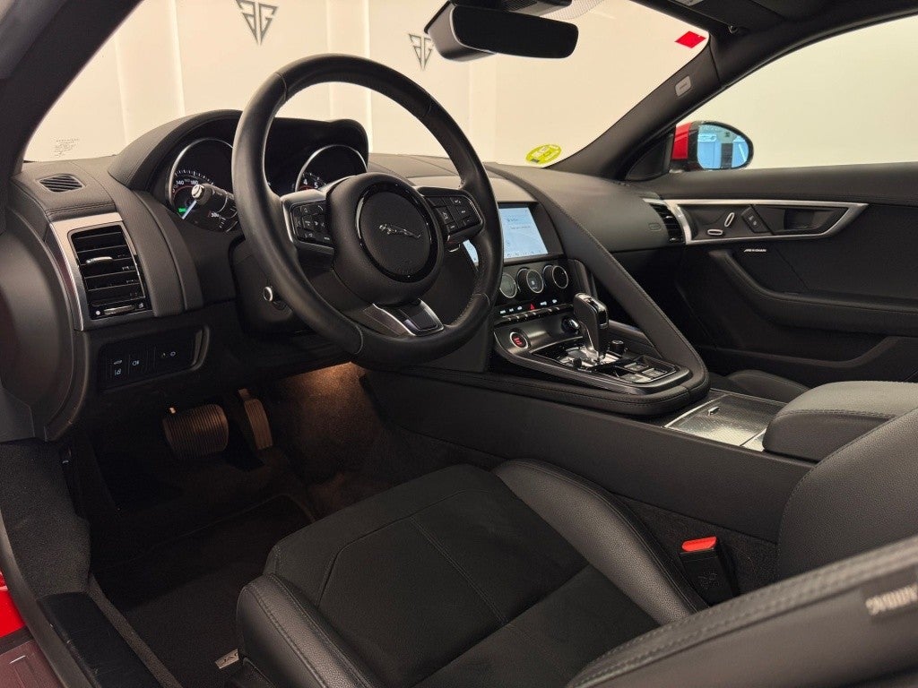 Jaguar F-Type Coupé 2.0 I4 R-Dynamic Aut. 300