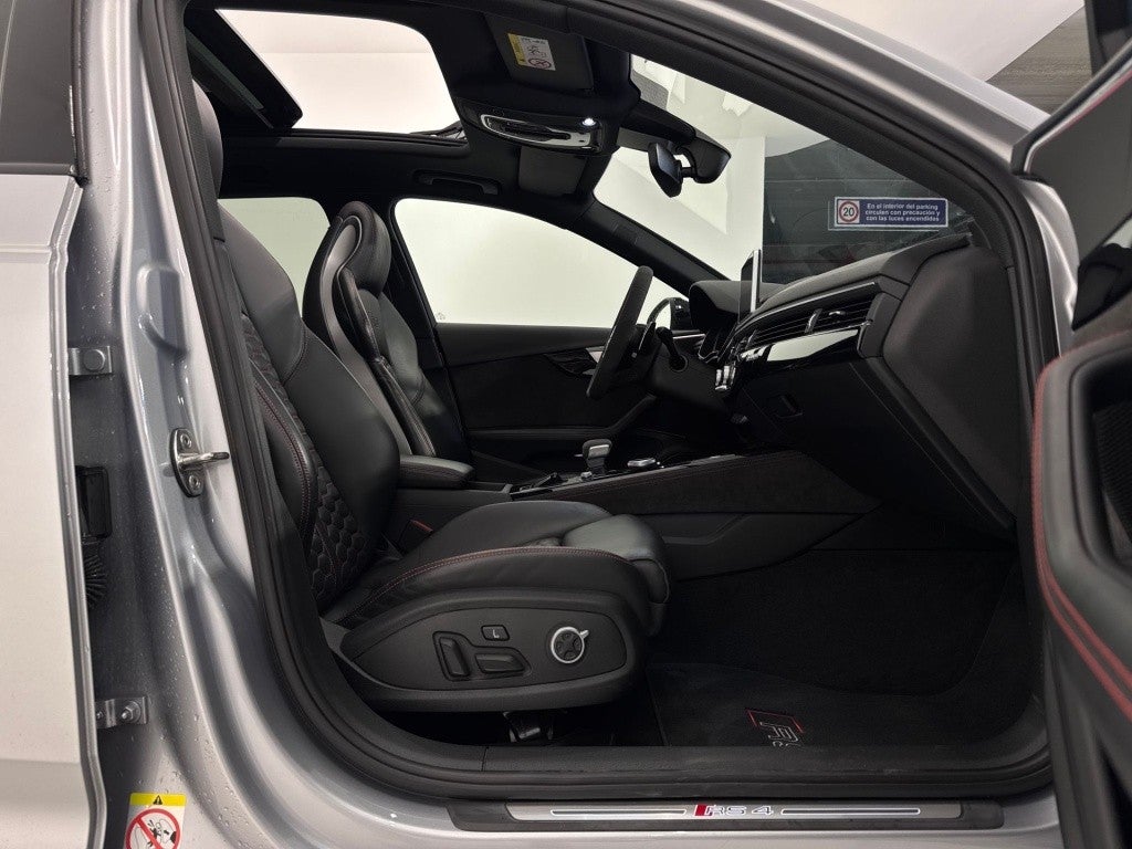 Audi A4 RS4 Avant TFSI quattro tiptronic