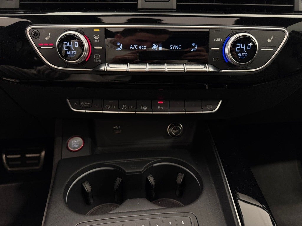 Audi A4 RS4 Avant TFSI quattro tiptronic