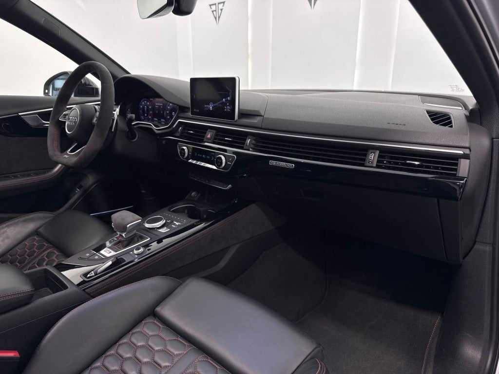 Audi A4 RS4 Avant TFSI quattro tiptronic