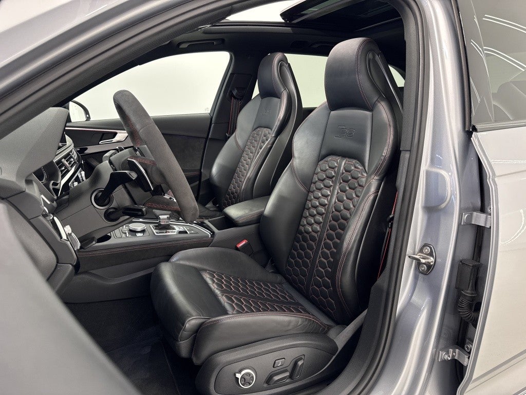 Audi A4 RS4 Avant TFSI quattro tiptronic