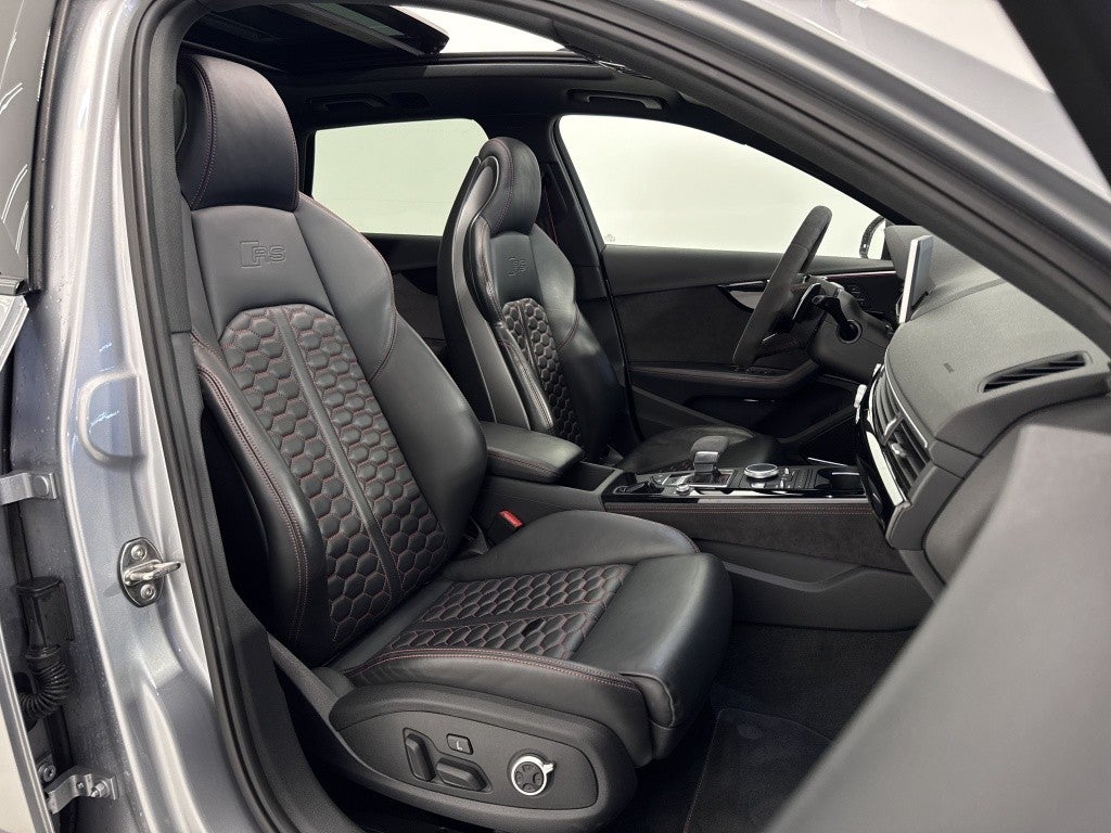 Audi A4 RS4 Avant TFSI quattro tiptronic