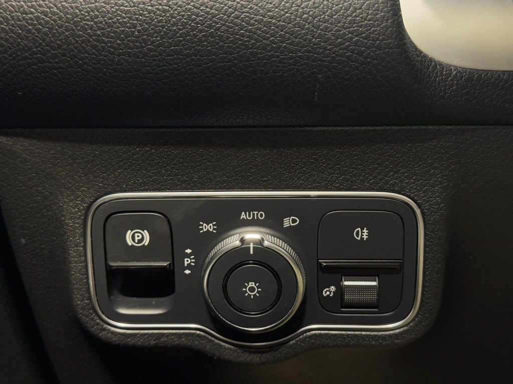 Mercedes-Benz Clase GLB 200 7G-DCT